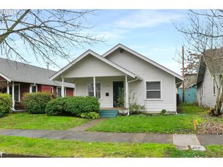 1527 Lincoln Aly, Eugene, OR 97401 - See Est. Value, Schools &amp; More
