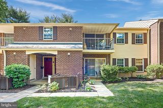 54 Old Forge Xing, Devon, PA 19333