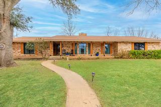 1830 Quailwood Dr, Fredericksburg, TX 78624