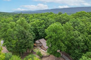 171 Lake Hills Pl, Trenton, GA 30752