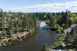 1565 NW Wall St #136137, Bend, OR 97703