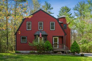 10 Woodland Rd, Rochester, MA 02770