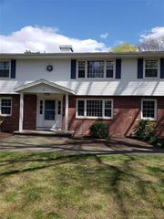 22 College Street #5, Clinton, CT 06413
