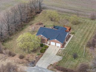 12777 Penny Ln, Highland, IL 62249