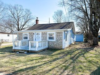 79 W  2nd St, Buckeye Lake, OH 43008