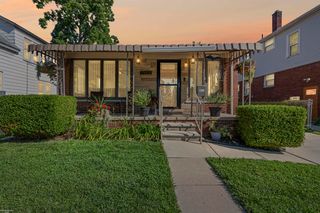 7363 Wiegand Blvd, Center Line, MI 48015