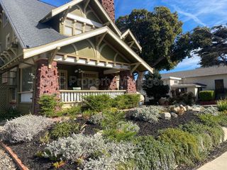 178 Central Ave #1, Pacific Grove, CA 93950