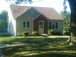 1003 W  9th St, Cedar Falls, IA 50613