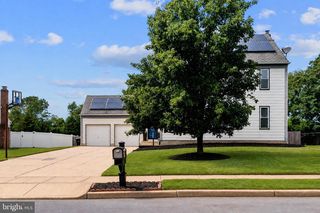 11 Fox Chase Dr, Blackwood, NJ 08012