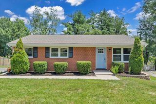 3036 Parham Dr, Roanoke, VA 24014
