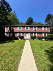 70 Pond Meadow Rd #13, Ivoryton, CT 06442