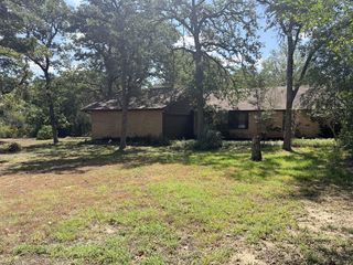 109 Pine Cone Ln, Elgin, TX 78621