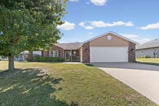 16895 Klinton Dr, Boonville, MO 65233