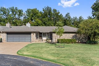 1569 Pecan Pl, Bartlesville, OK 74003