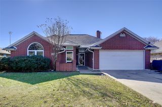 1429 Strickland Dr, Crowley, TX 76036