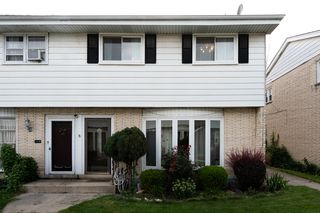 6555 W  Addison St #J, Chicago, IL 60634