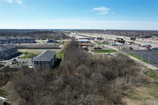 1394 Jungs Station Rd, Saint Charles, MO 63303