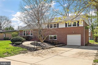 4662 Dartmoor Dr, Wilmington, DE 19803