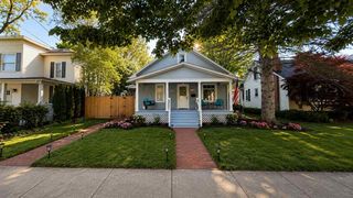 603 State St, Charlevoix, MI 49720