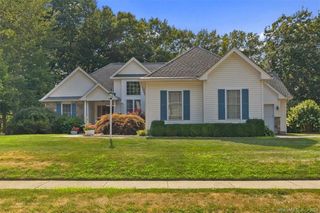 47 David Dr, Middletown, CT 06457