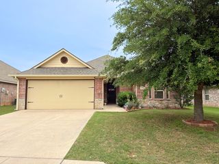 109 Donna Cir, Granbury, TX 76049