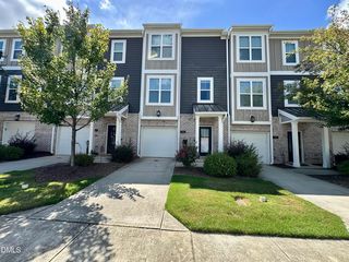 304 Skymont Dr, Holly Springs, NC 27540