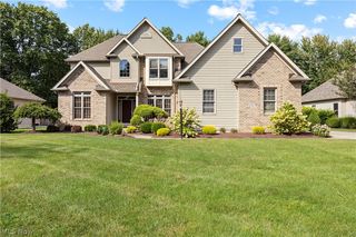 5317 Middlebury Ct, Sheffield Village, OH 44054