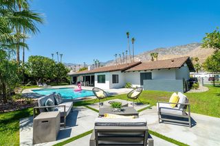 2330 S  Calle Palo Fierro, Palm Springs, CA 92264