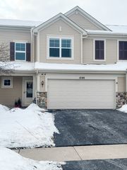 1286 Newport Cir, Hampshire, IL 60140