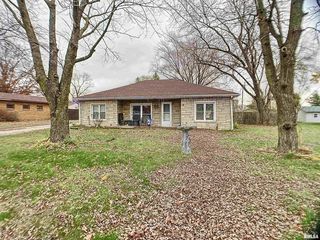 606 40th St, East Moline, IL 61244