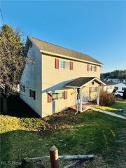322 W  Brown St, Crooksville, OH 43731
