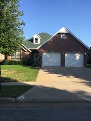 2348 W  Dearborn St, Springfield, MO 65807