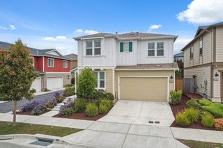 2610 Lighthouse Ln, Marina, CA 93933