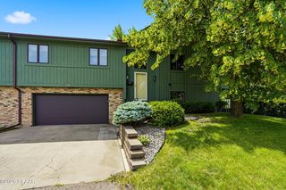 725 40th Ave S #101, Grand Forks, ND 58201