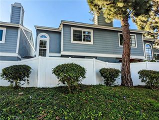 201 Mayfair Ln, Costa Mesa, CA 92627