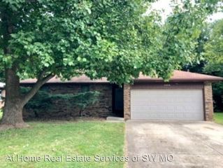 2040 S  Broadway Ave, Springfield, MO 65807