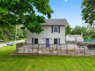 2800 E  Douglas Ave, Des Moines, IA 50317