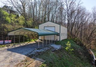 194 Bates Ln, Caryville, TN 37714