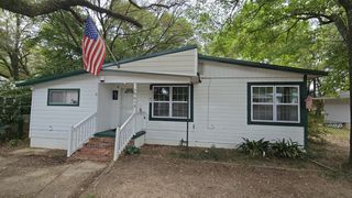 6613 Cedar St, Milton, FL 32570