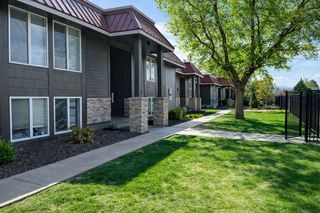 905 S  44th Ave #D10, Yakima, WA 98908