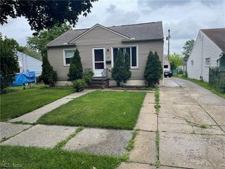 3877 W  118th St, Cleveland, OH 44111