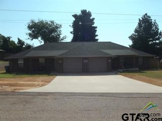 208 & 210 Elm St, Winona, TX 75792