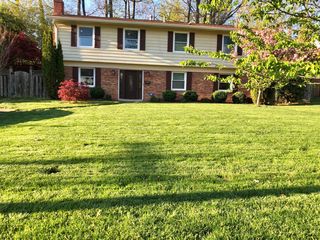 9911 Brixton Ln, Bethesda, MD 20817