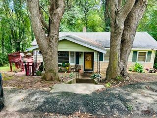 76 Bomar St, Inman, SC 29349