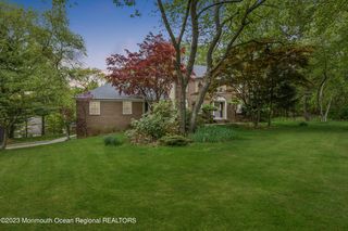 1 Longview Court, Leonardo, NJ 07737