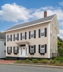 156 Bridge St #B, Salem, MA 01970
