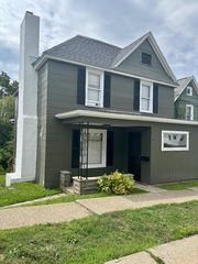 6 W  Spruce St, Corning, NY 14830
