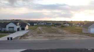 3833 Susan Cir E, Hansen, ID 83334