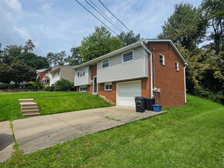 408 Hazelnut Dr, Monroeville, PA 15146
