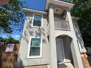 1615 N  Navidad St #101, San Antonio, TX 78201